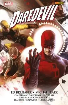 DAREDEVIL DE ED BRUBAKER Y MICHAEL LARK 02 (MARVEL